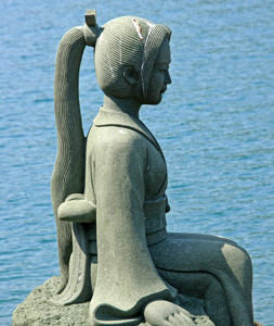 鶴姫の銅像